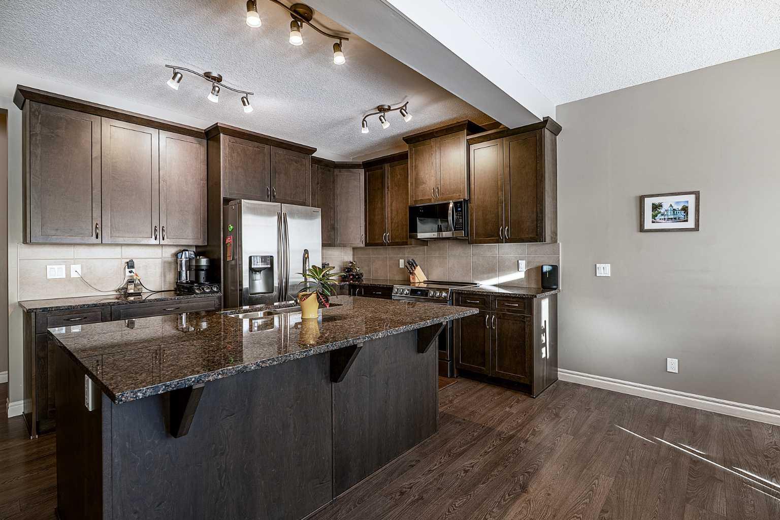 1156 Hillcrest Lane SW