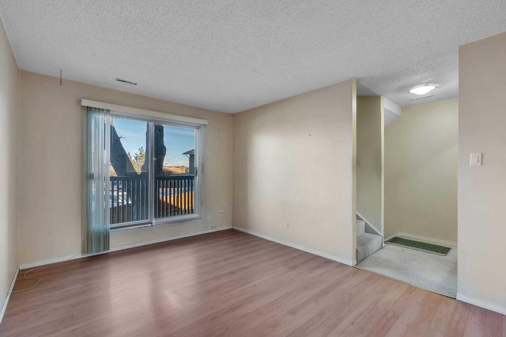 Photo of 8112 36 Avenue NW #14, Calgary, AB T3B 3P3 (MLS # A2282788)