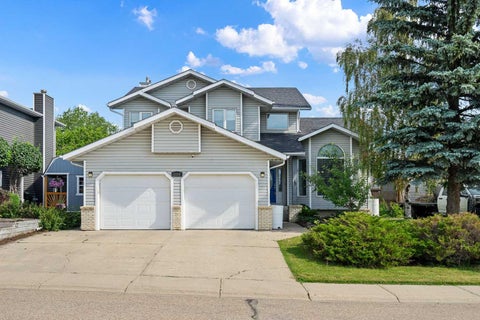 Photo of 1114 Whitfield Avenue, Crossfield, AB T0M 0S0 (MLS # A2330352)