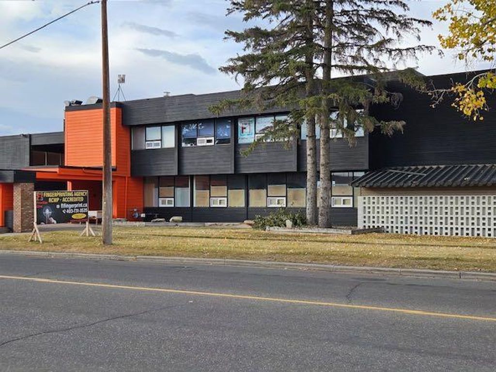 Photo of 340 50 Avenue SE, Calgary, AB T2G 2B1 (MLS # A2293146)