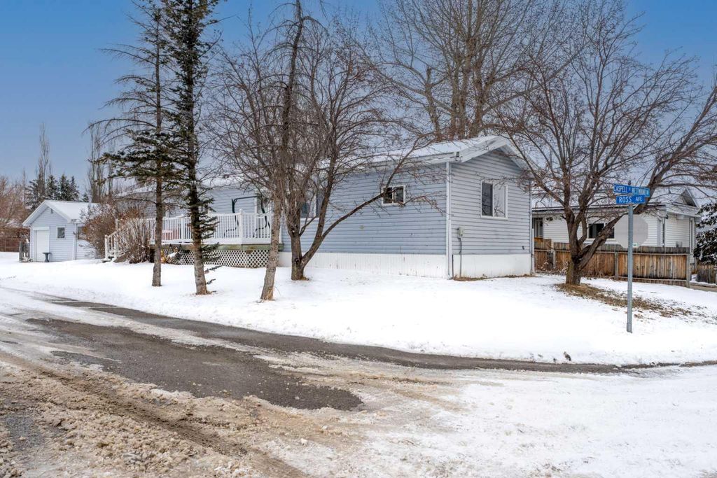 Photo of 2 Westmount Drive, Cayley, AB T0L 0P0 (MLS # A2292999)