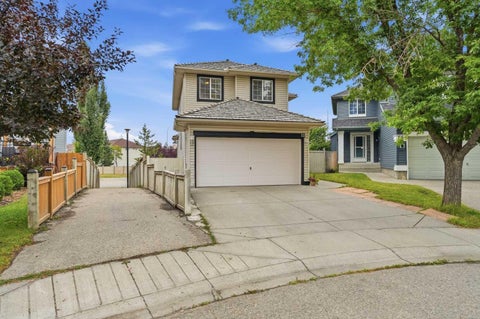 Photo of 52 Douglas Glen Crescent SE, Calgary, AB T2Z 3M6 (MLS # A2344271)