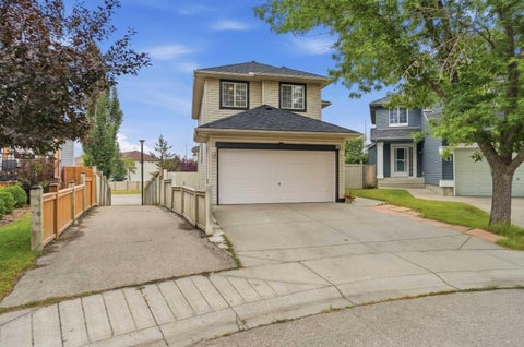 Photo of 52 Douglas Glen Crescent SE, Calgary, AB T2Z 3M6 (MLS # A2344271)