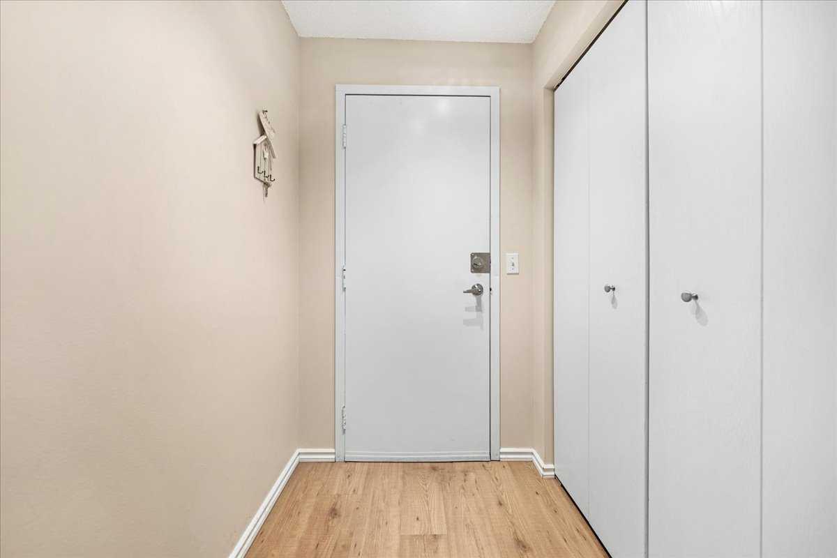 630 57 Avenue SW 206