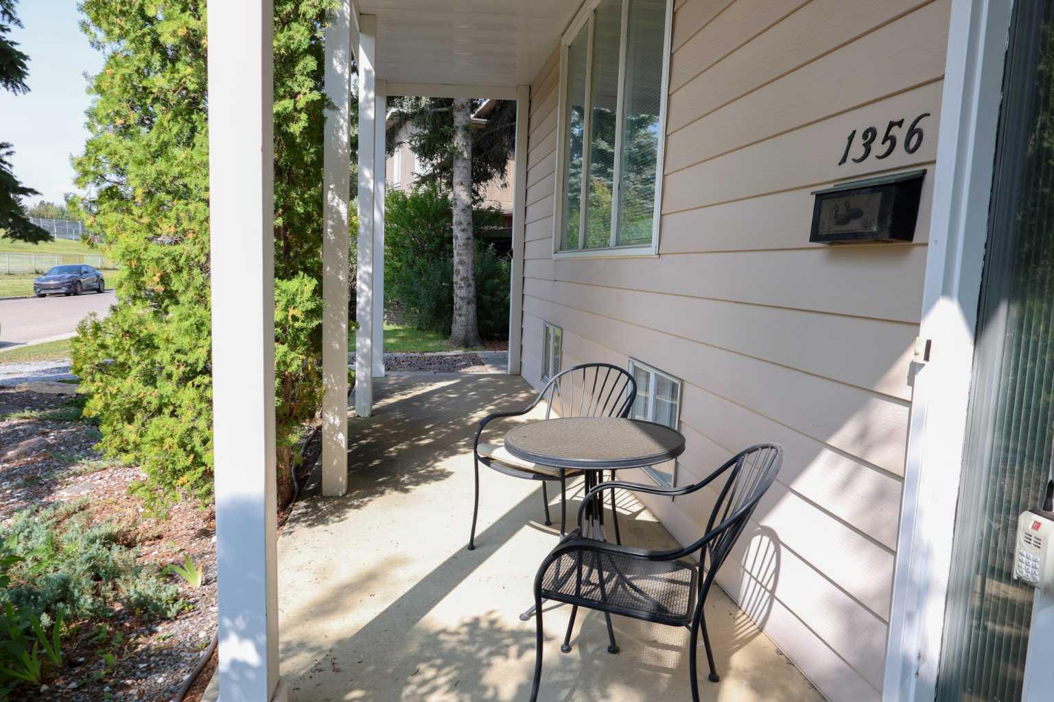 1356 Southdale Crescent SW