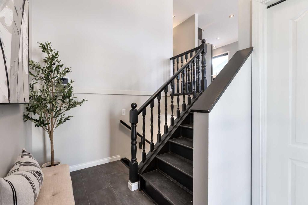 Photo of 90 Elizabeth Way SE, Airdrie, AB T4B 2H6 (MLS # A2275643)