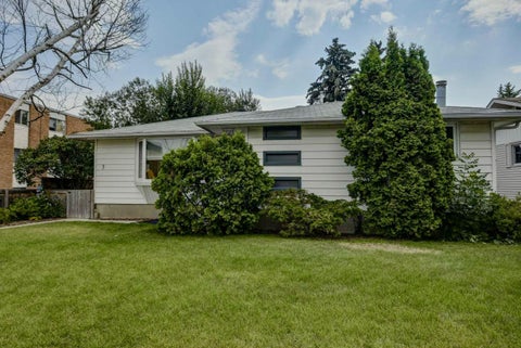 Photo of 3 Glenway Drive SW, Calgary, AB T3E 4T7 (MLS # A2341536)