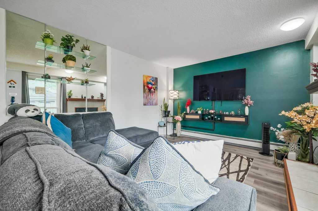 860 Midridge Drive SE 112