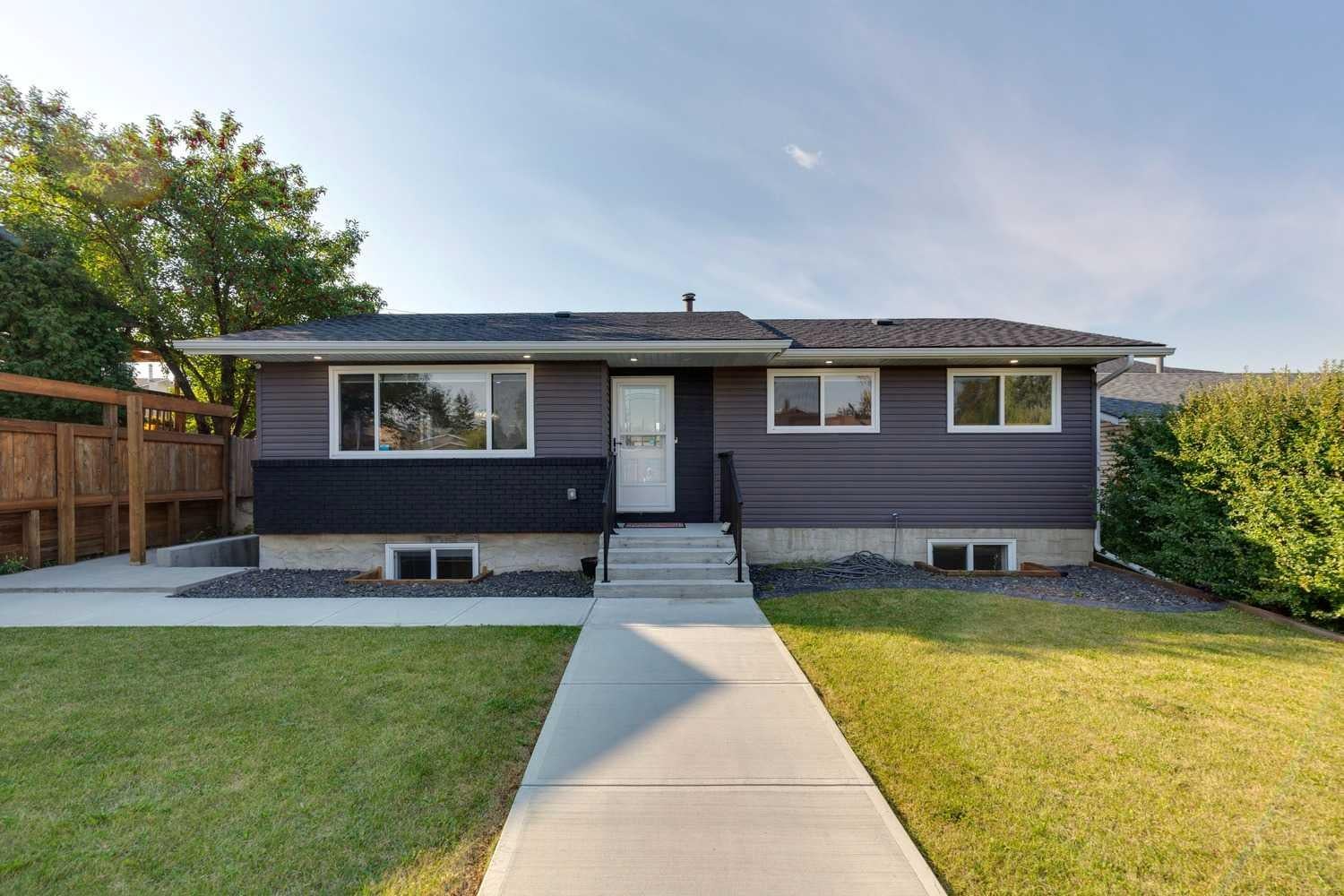 12 Rundleson Way NE