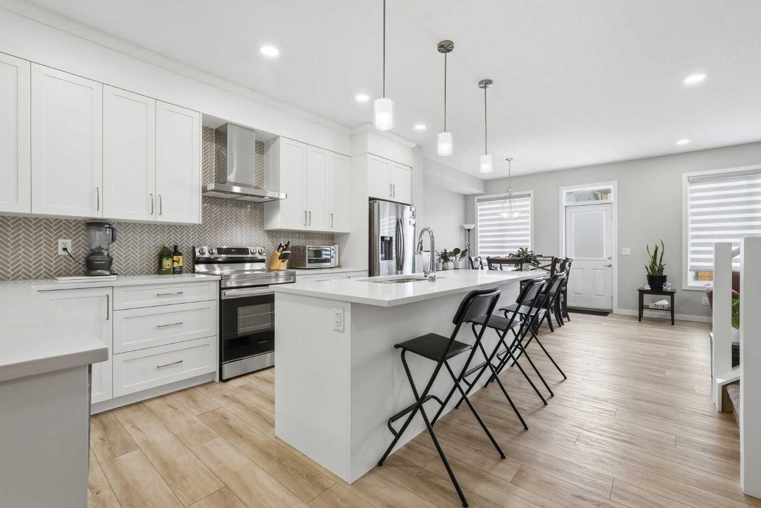 208 Creekstone Row SW