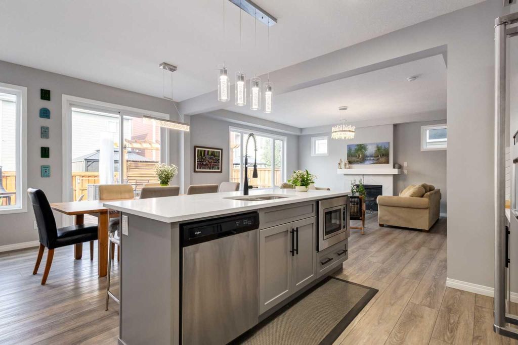 Photo of 68 Yorkstone Grove SW, Calgary, AB T2X 4K6 (MLS # A2281668)