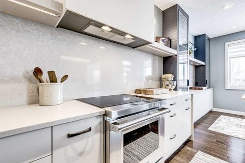 42 Cranford Gardens SE Calgary AB T3M 0W4