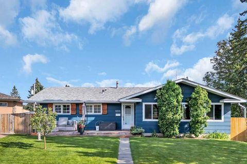1215 Mapleglade Place SE Calgary AB T2J 2H5