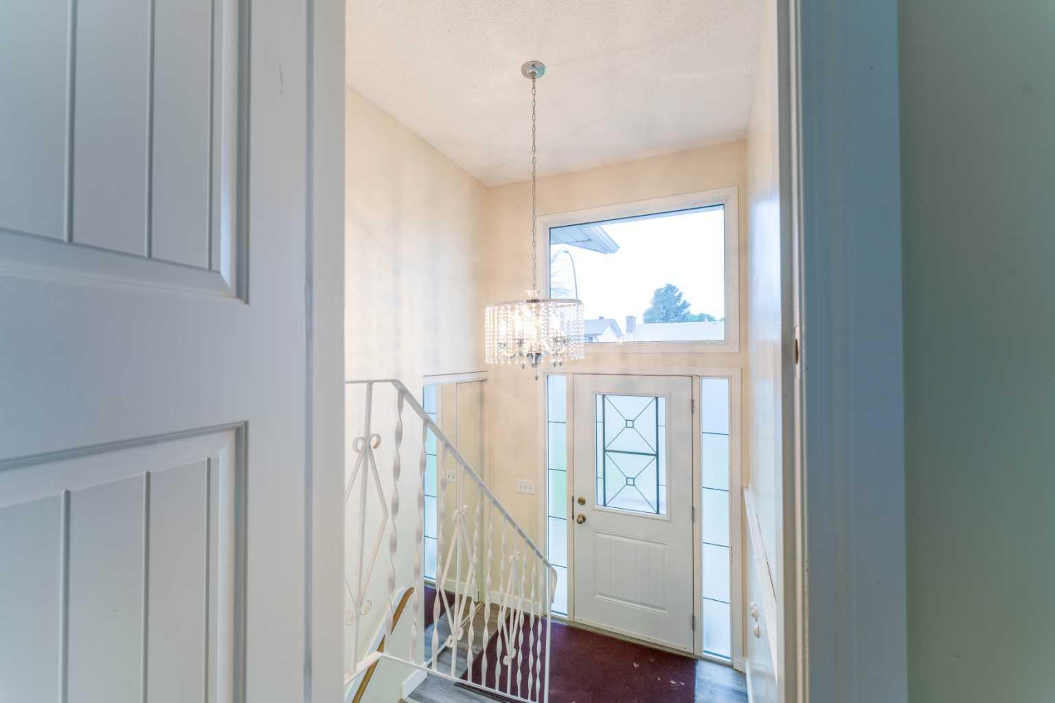 44 Whiteridge Place NE