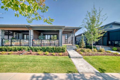 1941 Mahogany Boulevard SE Calgary AB T3M 3P4
