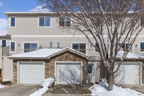 Photo of 10 West Cedar Rise SW, Calgary, AB T3H 5G8 (MLS # A2297241)
