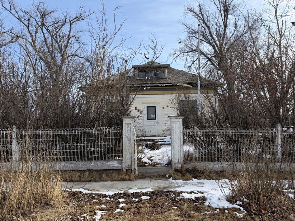 Photo of 128 7th Avenue, Gleichen, AB T0J 1N0 (MLS # A2299958)