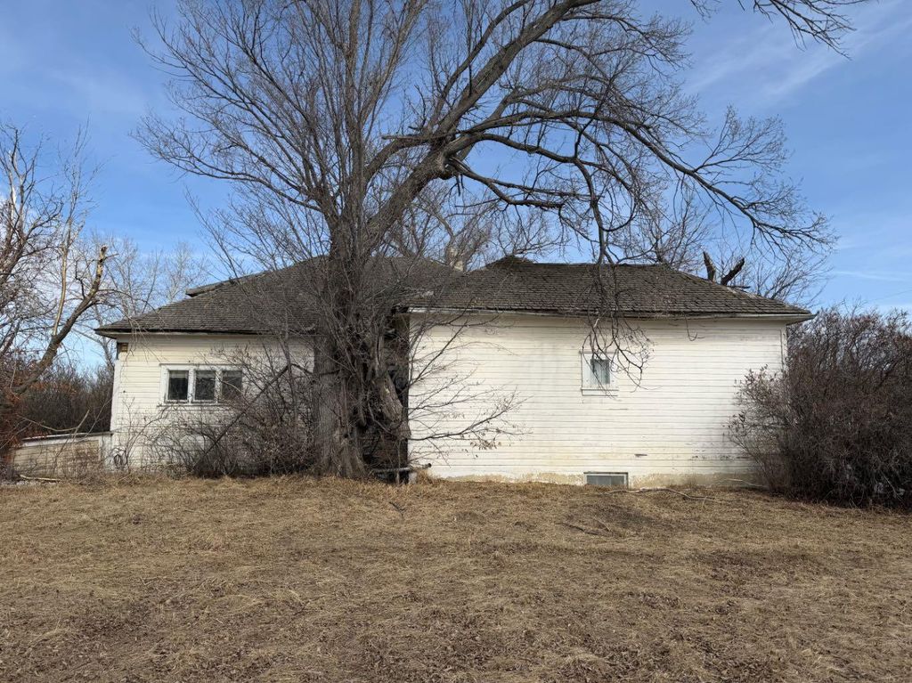 Photo of 128 7th Avenue, Gleichen, AB T0J 1N0 (MLS # A2299958)