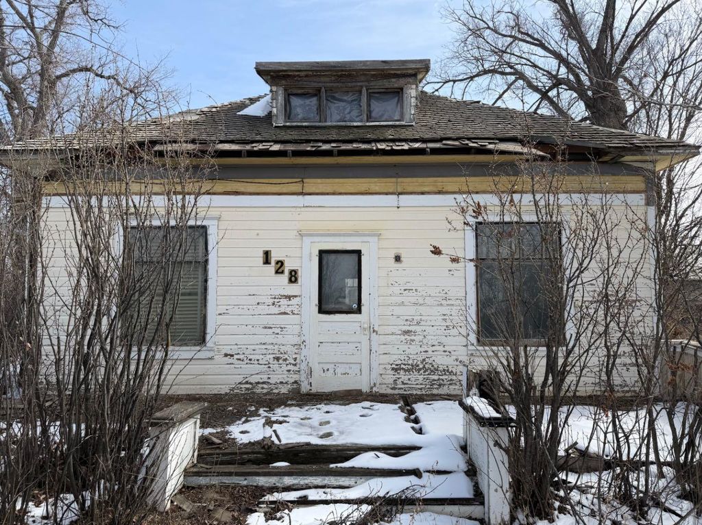 Photo of 128 7th Avenue, Gleichen, AB T0J 1N0 (MLS # A2299958)