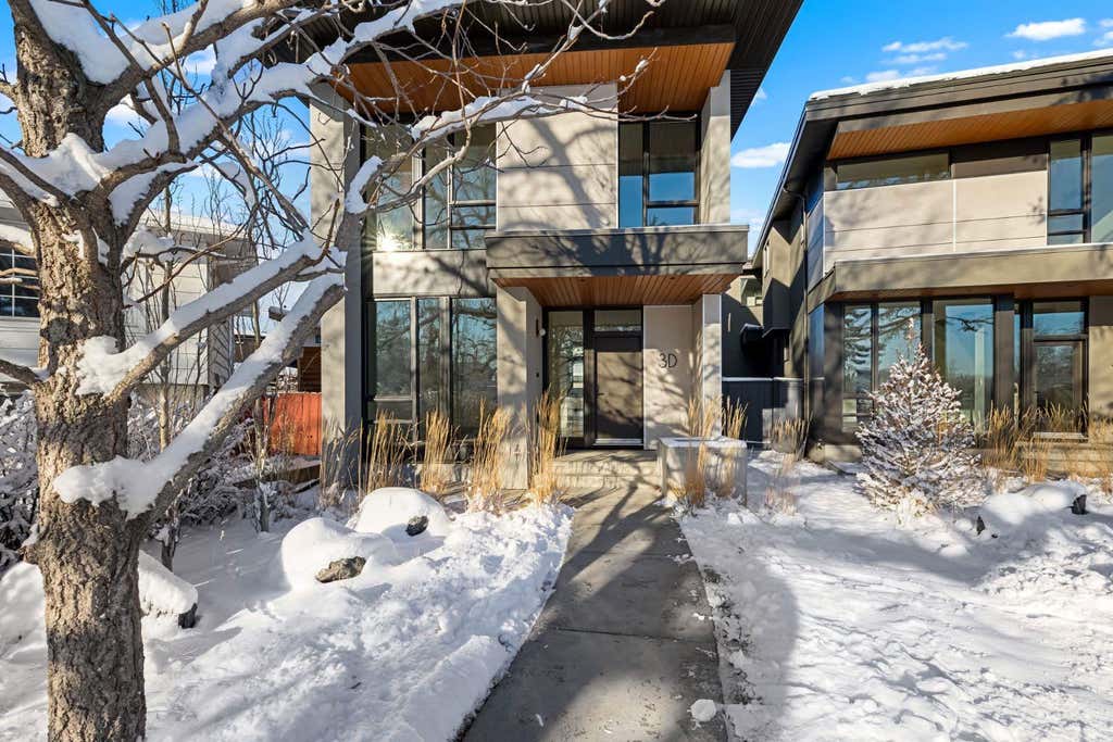 Photo of 3D Willow Crescent SW, Calgary, AB T3C 3B8 (MLS # A2325597)