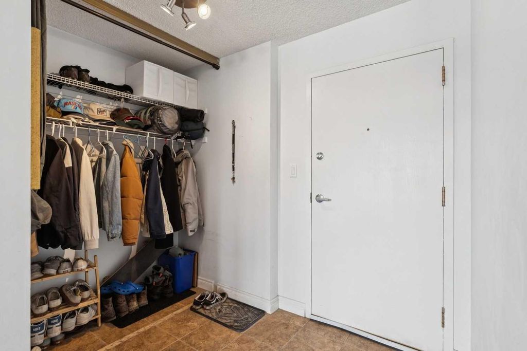 Photo of 523 15 Avenue SW #605, Calgary, AB T2R 0R3 (MLS # A2297203)