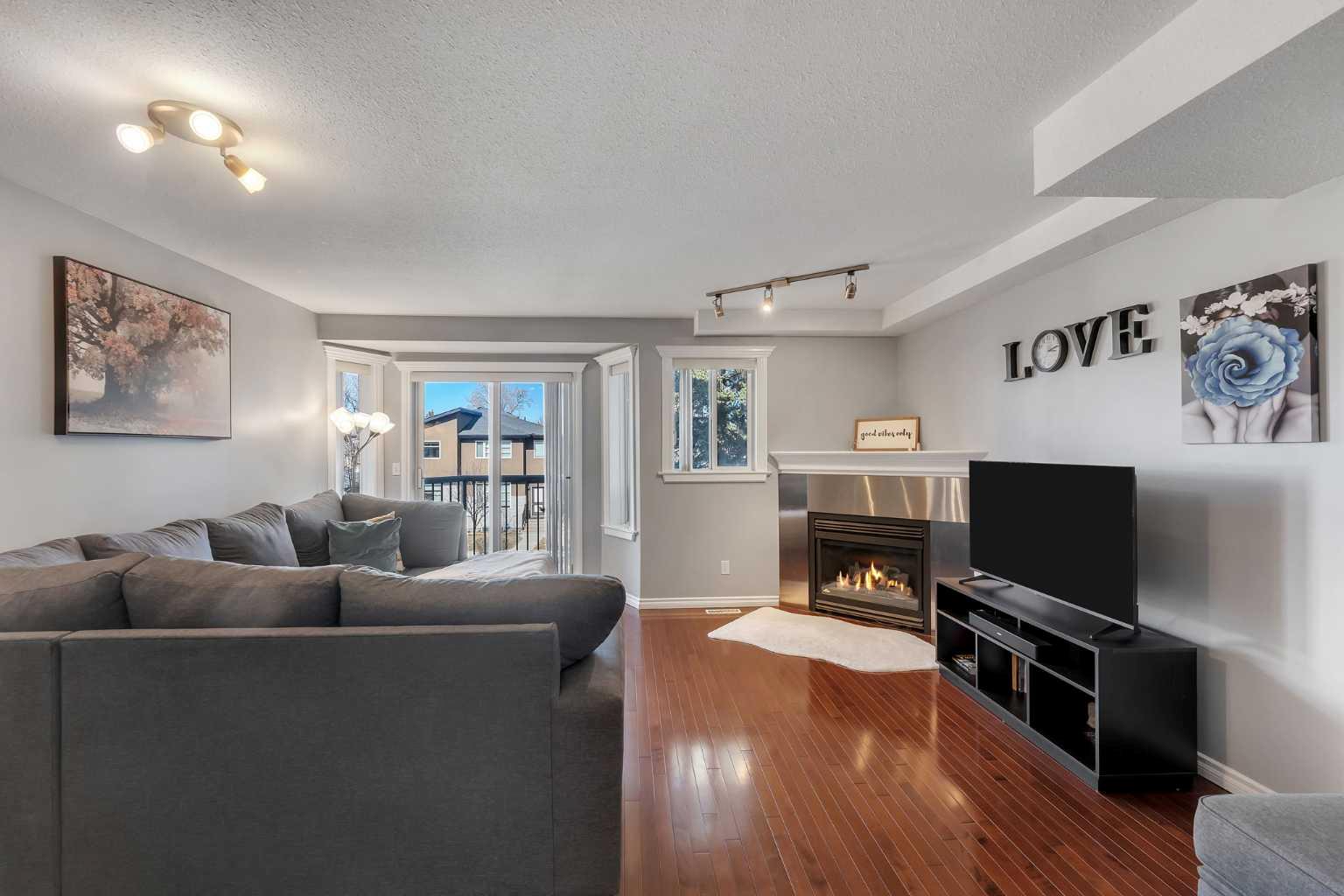 215 17 Avenue NE 201