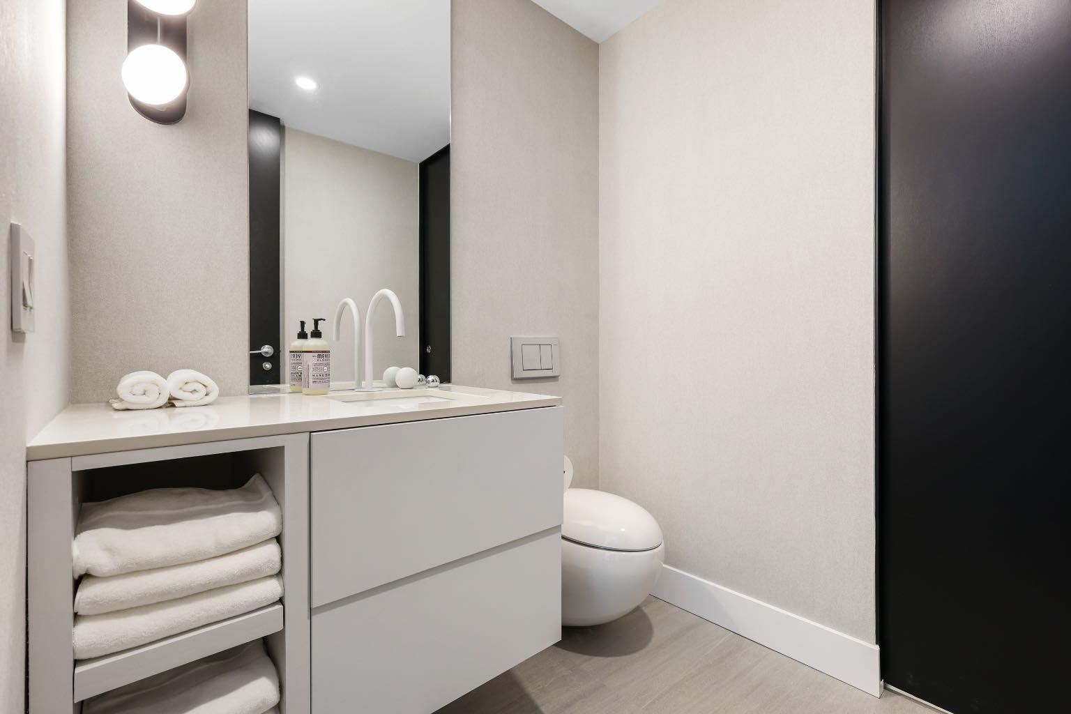 108 9 Avenue SW 1807