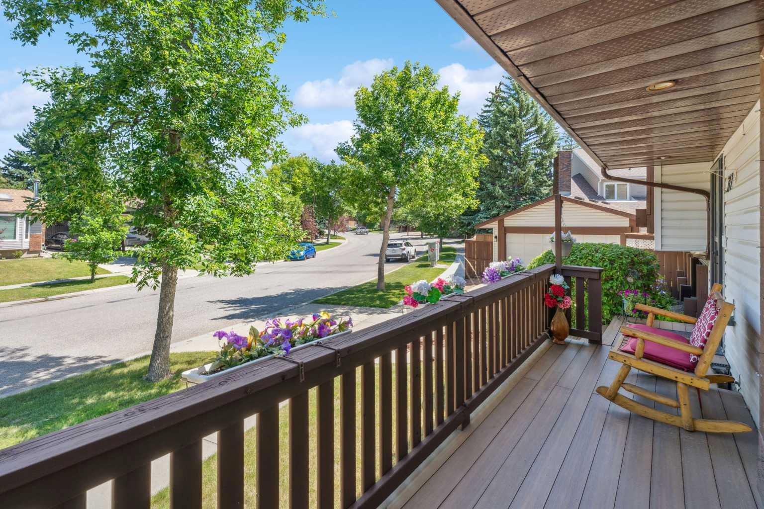 371 Woodridge Place SW