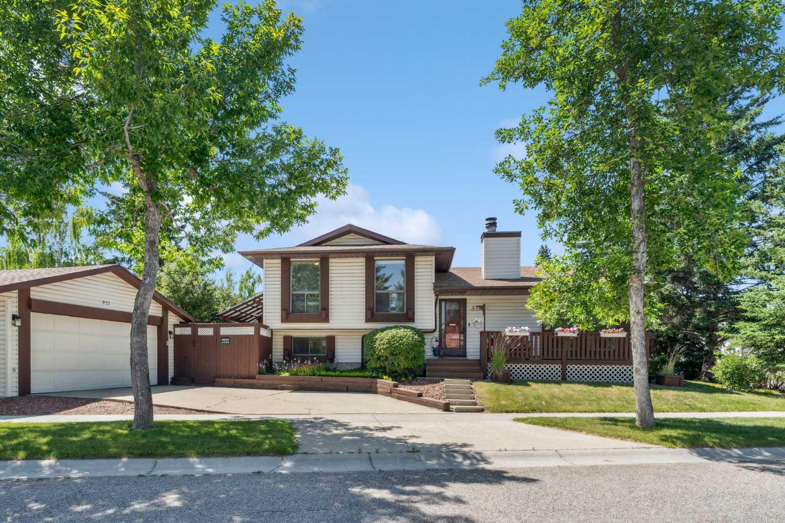 371 Woodridge Place SW