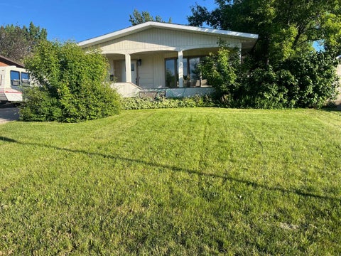 Photo of 953 Columbia Boulevard W, Lethbridge, AB T1K 4M4 (MLS # A2321192)