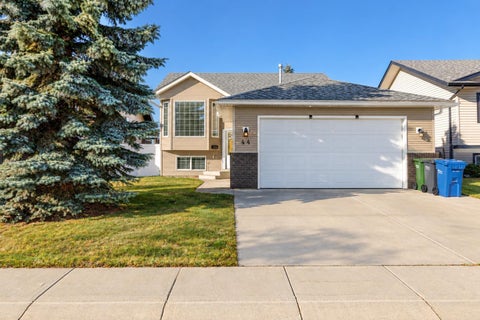 Photo of 44 Isaacson Crescent, Red Deer, AB T4R 3N1 (MLS # A2353432)