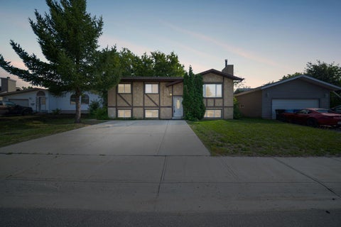Photo of 122 Christina Court, Fort McMurray, AB T9K 1H3 (MLS # A2325639)
