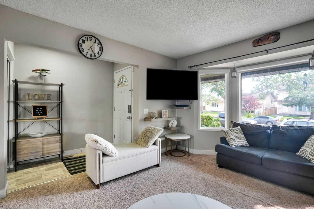 Photo of 5620 Temple Drive NE, Calgary, AB T1Y 3Z2 (MLS # A2338921)