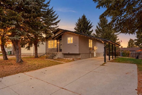 Photo of 5320 57 Avenue, Rocky Mountain House, AB T4T 1M7 (MLS # A2353147)