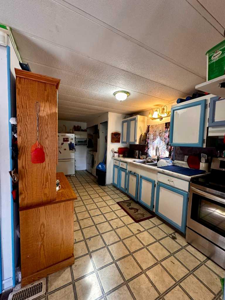 145 East River Road A7