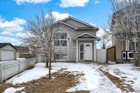 246 Martinvalley Mews NE Calgary AB T3J 4W3