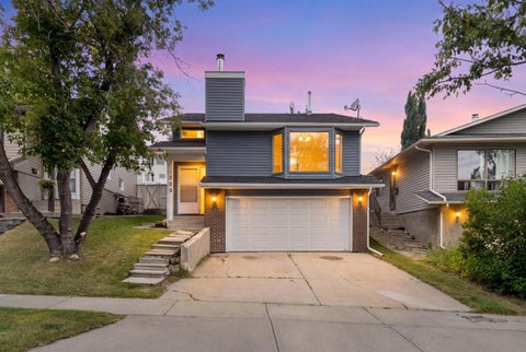 Photo of 229 Macewan Glen Drive NW, Calgary, AB T3K 2G5 (MLS # A2342168)