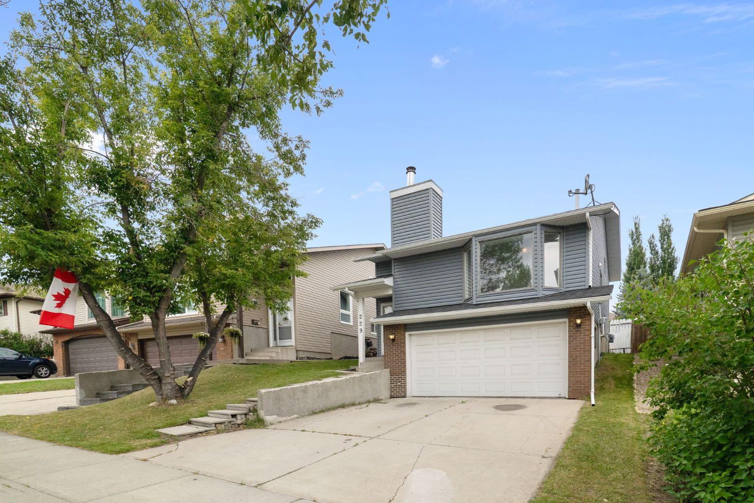229 Macewan Glen Drive NW