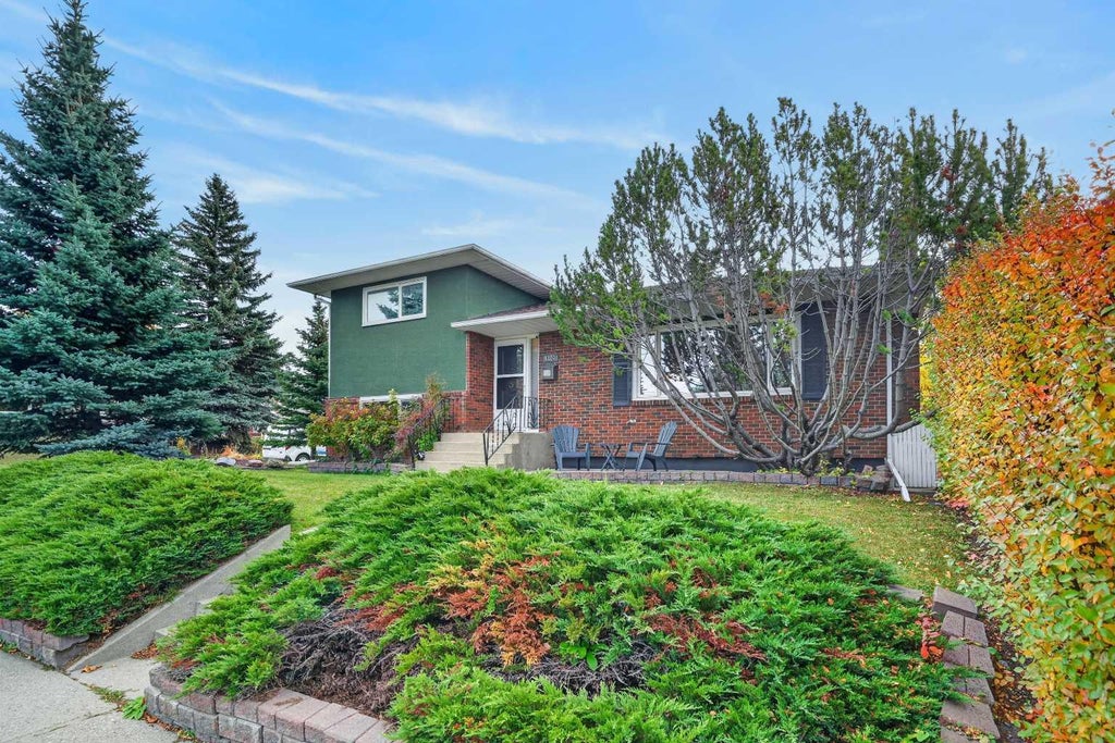 Photo of 4124 19 Street NW, Calgary, AB T2L 2B6 (MLS # A2350833)