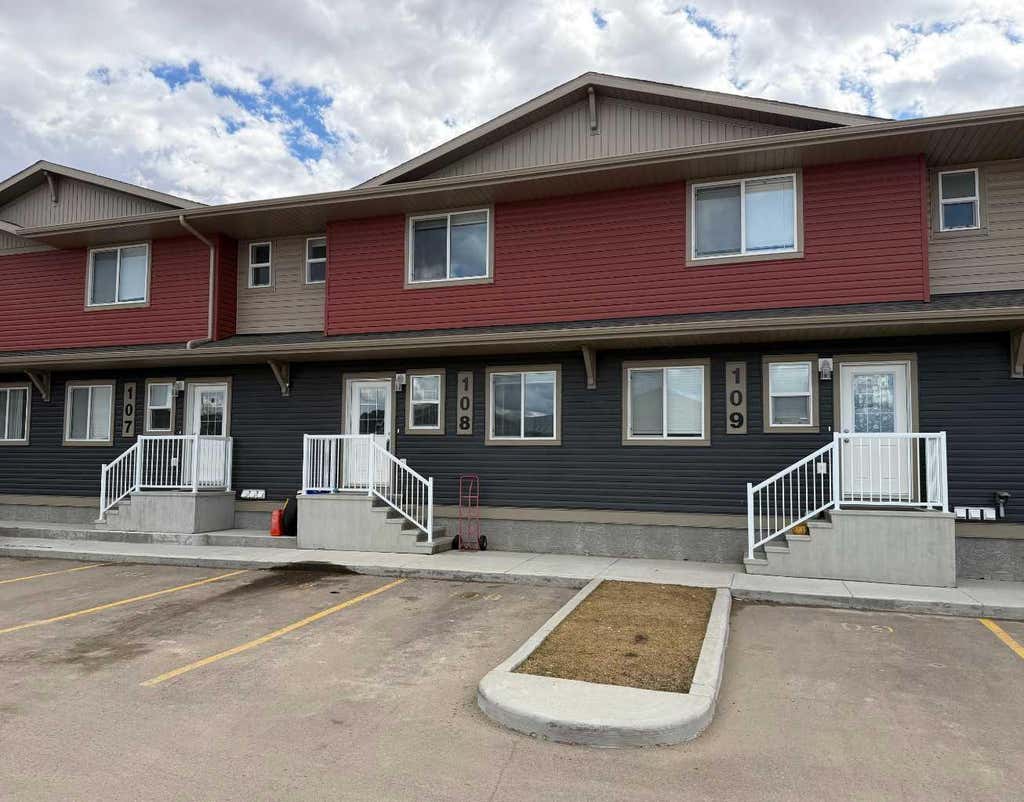 Photo of 6300 58A Street #108, Rocky Mountain House, AB T4T 0C2 (MLS # A2339257)