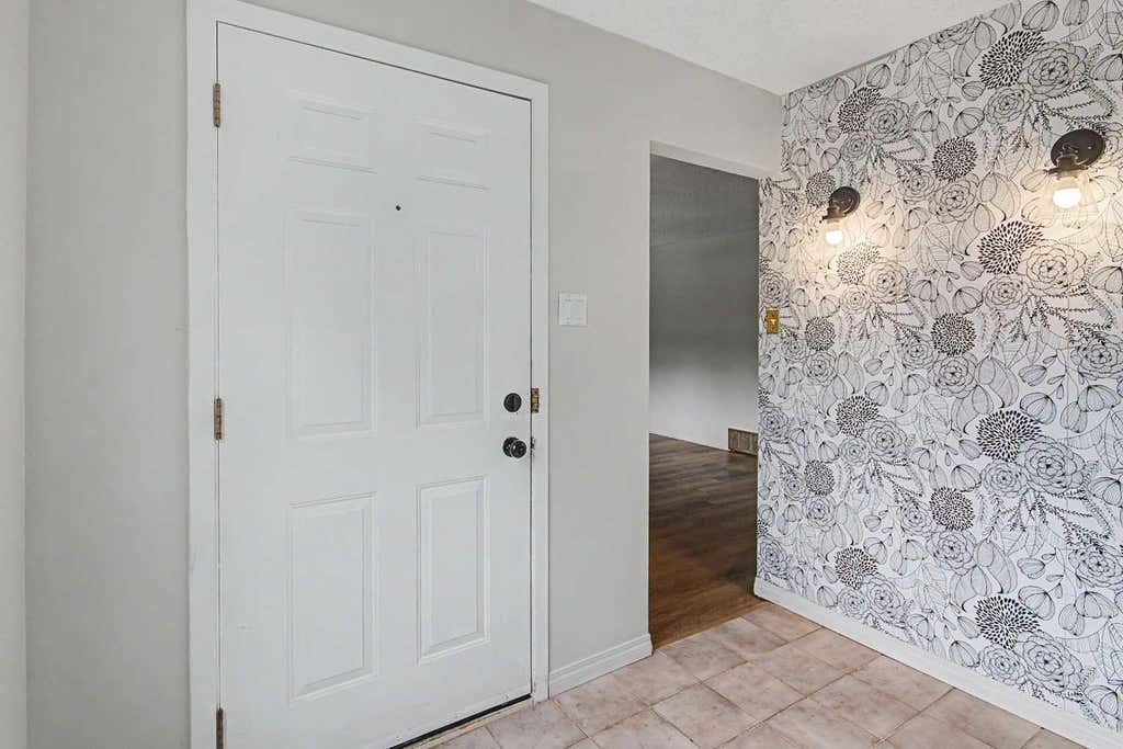 Photo of 2214 24A Street SW, Calgary, AB T3E 1V8 (MLS # A2338593)