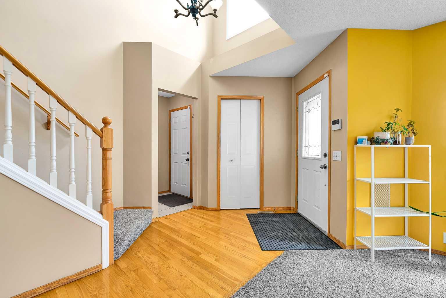 332 Harvest Hills Drive NE