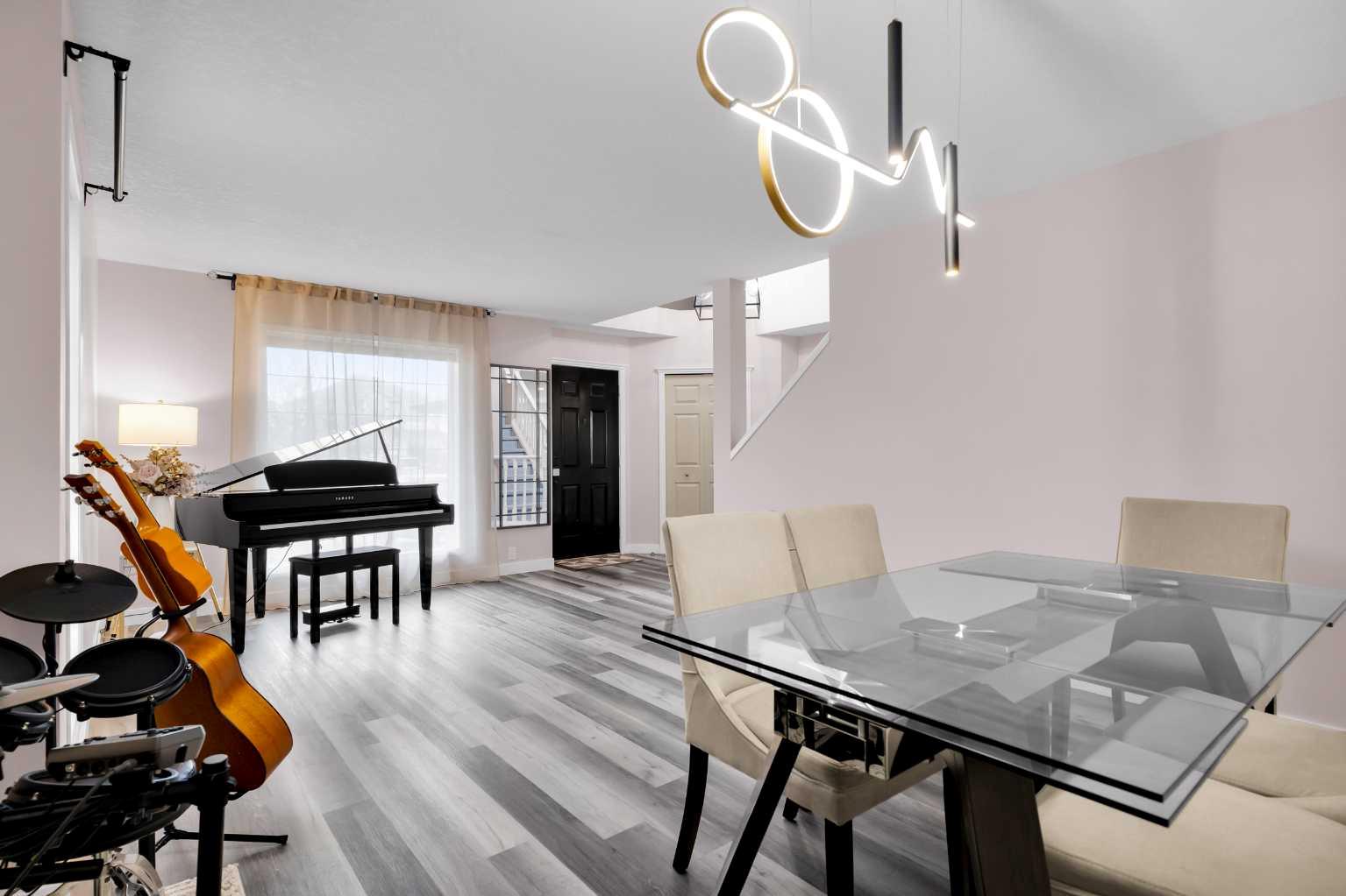 6 Douglas Woods Bay SE