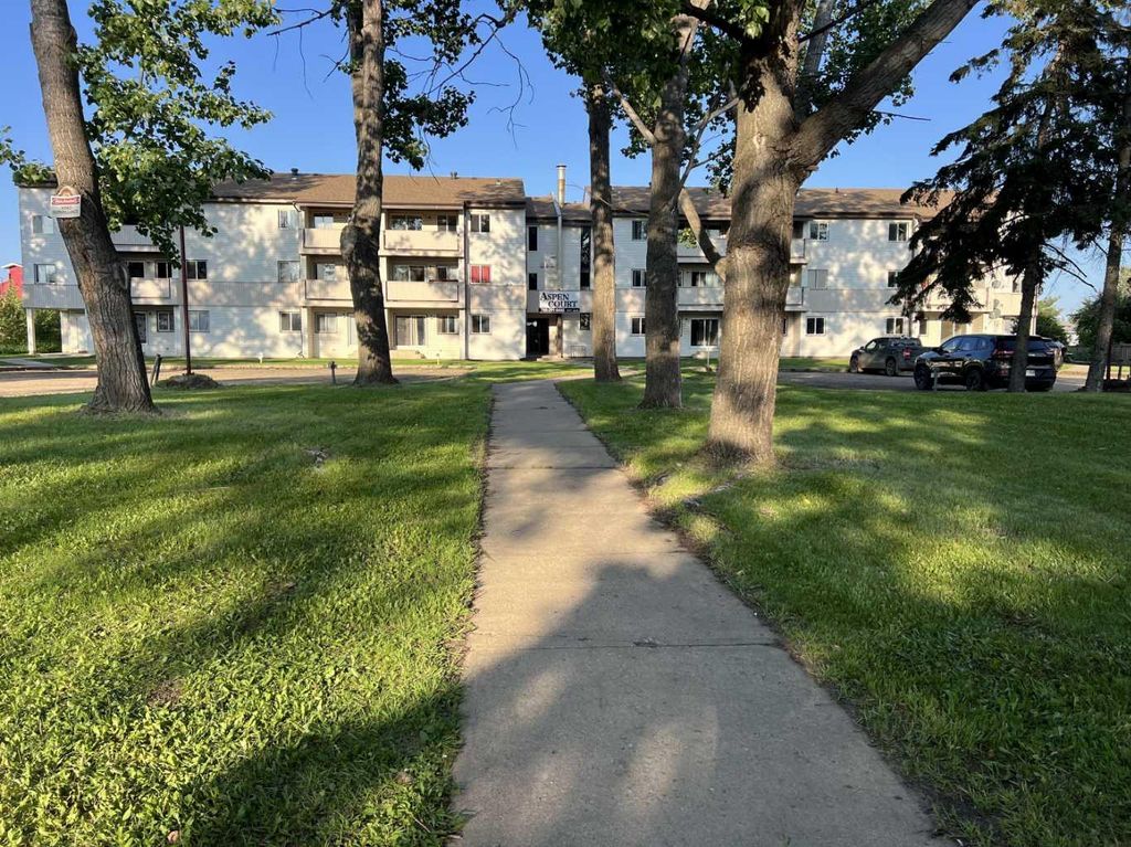 Photo of 5117 44 Street #301, High Prairie, AB T0G 1E0 (MLS # A2265808)