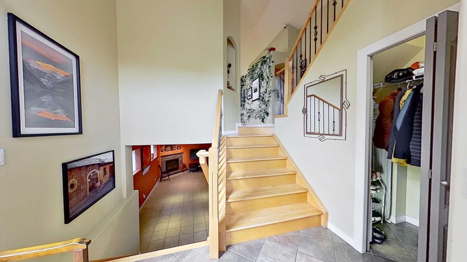 18 Tuscany Meadows Heights NW