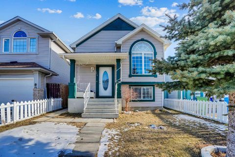 Photo of 54 Taracove Road NE, Calgary, AB T3J 5G7 (MLS # A2265019) Photo of 54 Taracove Road NE, Calgary, AB T3J 5G7 (MLS # A2265019)