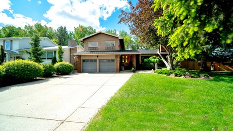 Photo of 152 Mapleburn Drive SE, Calgary, AB T2J 1Y6 (MLS # A2338995)