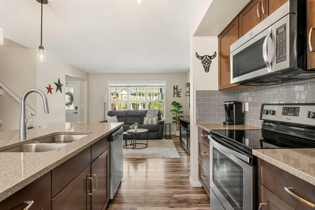 Photo of 40 Sunvalley Road, Cochrane, AB T4C 0X6 (MLS # A2312593)