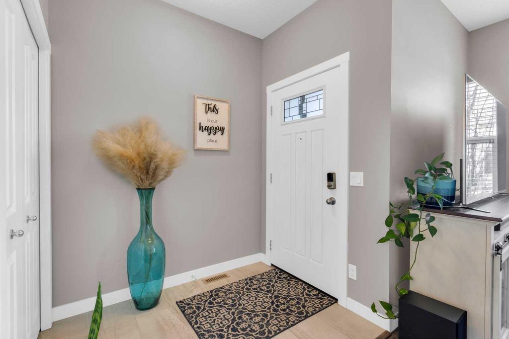 Photo of 594 Hillcrest Road SW, Airdrie, AB T4B 4C8 (MLS # A2286426)