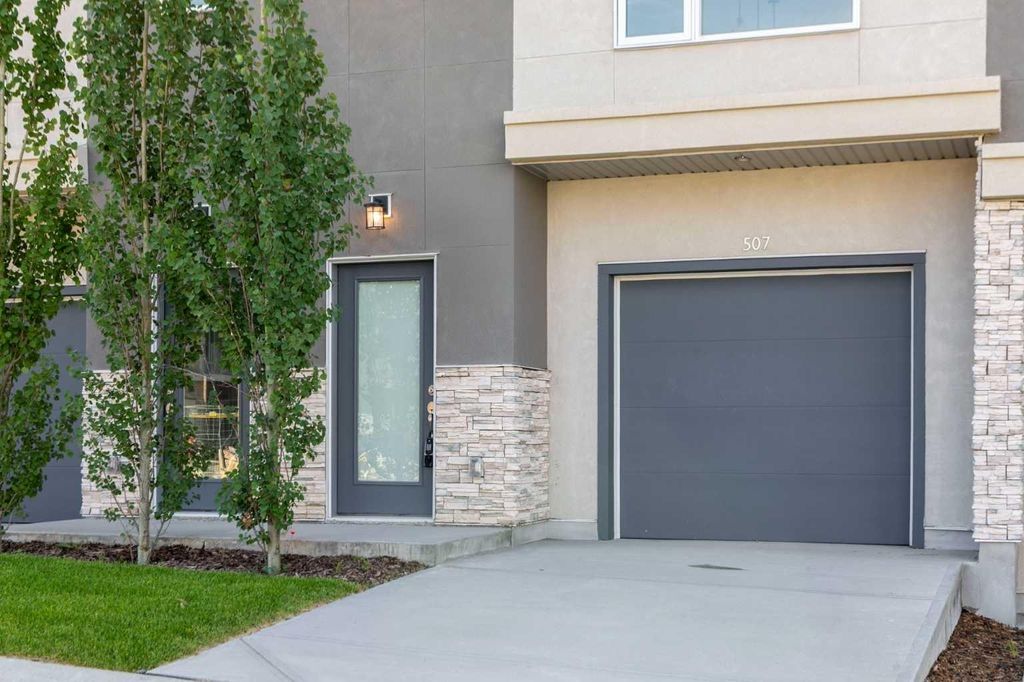 Photo of 507 Shawnee Square SW, Calgary, AB T2Y 0W4 (MLS # A2263381)